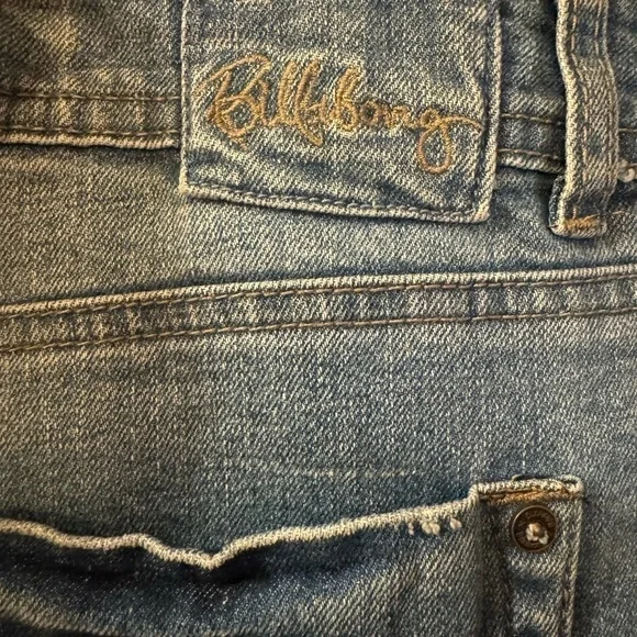 NWT Billabong Distressed Low Rise Denim Mini Skirt Juniors - Picture 8 of 8